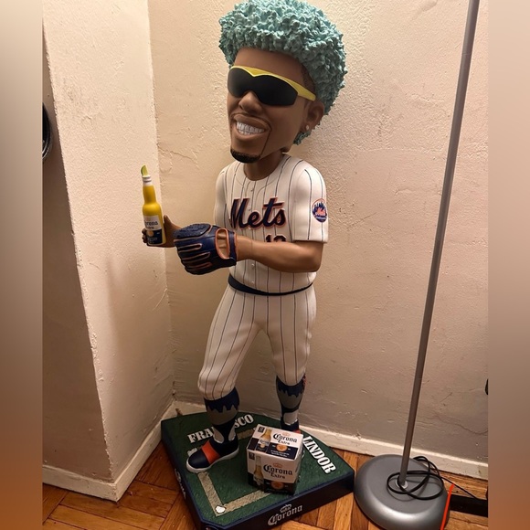 Offical Brand New 2023 New York
Mets Francisco Lindor Corona
Bobblehead 43 inch - Picture 1 of 1